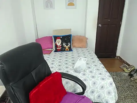 millysweetass online show from November 18, 3:13 pm