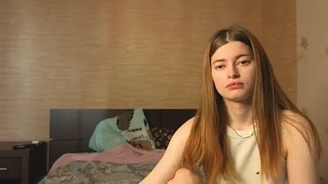 EmiliaCouple online show from June 5, 11:05 am