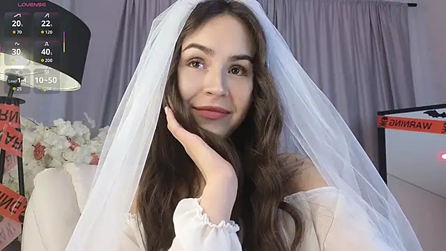 LionKierra online show from October 31, 4:14 am