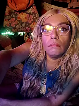 Queen2clouds online show from November 17, 8:59 am