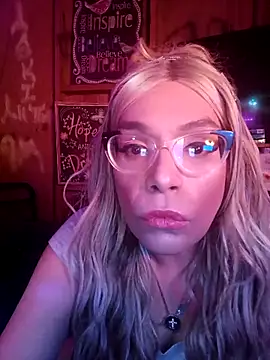 Queen2clouds online show from November 15, 10:38 am