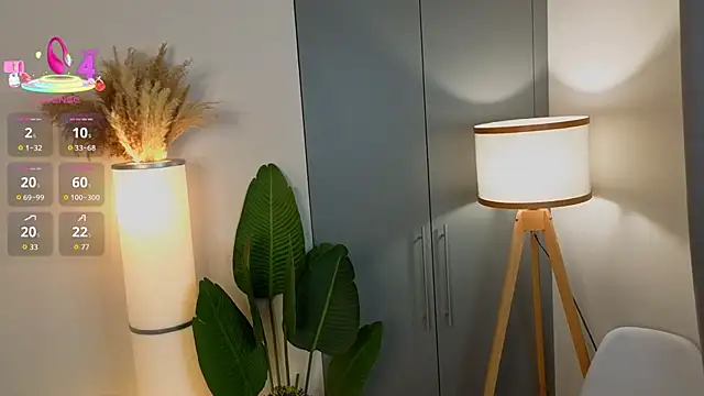 KaryTasch online show from December 4, 10:43 pm