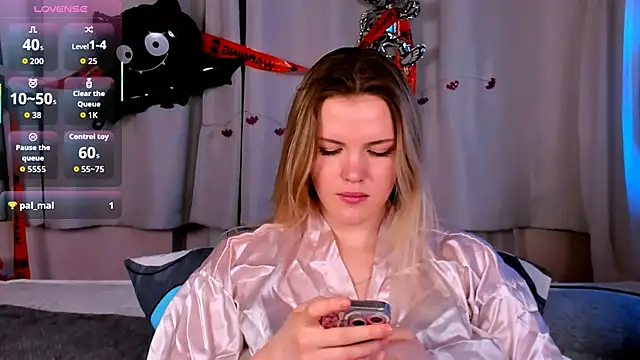 -KittyMoore online show from November 3, 9:19 pm