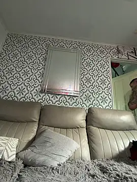 jayylizz69 online show from March 12, 4:26 am