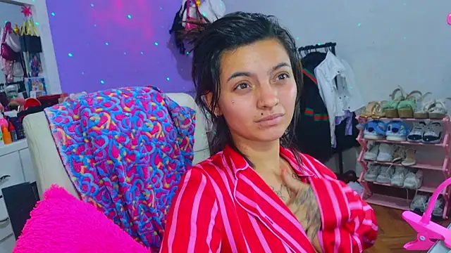 Liisaa Kiss online show from February 10, 6:05 am