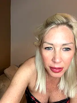 Roxane880 online show from October 17, 7:28 pm