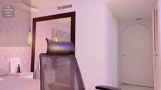 CARO ADAMS1 online show from February 11, 11:12 am