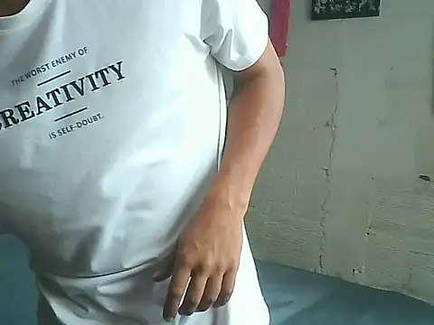 horny latin couple1 online show from October 28, 1:50 pm