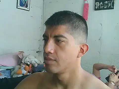 horny latin couple1 online show from October 29, 7:16 pm