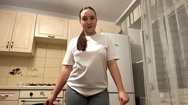 Snapshot of DaisyMolly chatting on October 14, 9:17 pm DaisyMolly online show from October 14, 9:17 pm