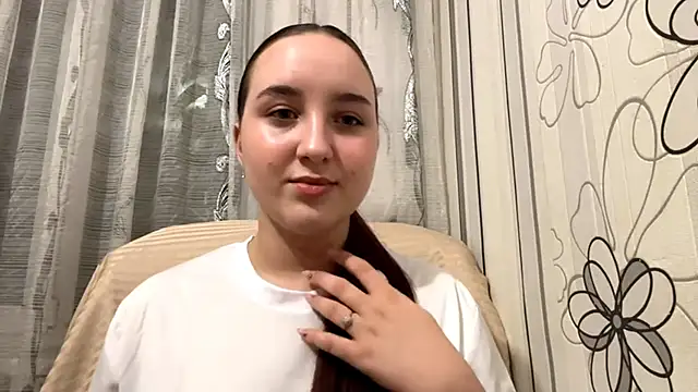 Snapshot of DaisyMolly chatting on October 12, 8:55 pm DaisyMolly online show from October 12, 8:55 pm