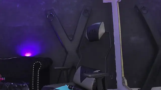 SweetDevil777  online show from January 15, 10:27 pm