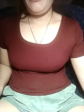 YiyinLy online show from December 17, 7:01 am