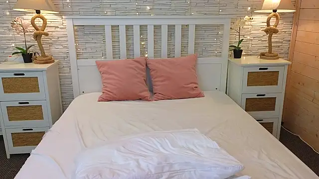 Soft Lilly online show from April 2, 5:16 am