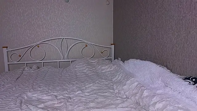 Amy  Leee  online show from November 6, 7:31 pm