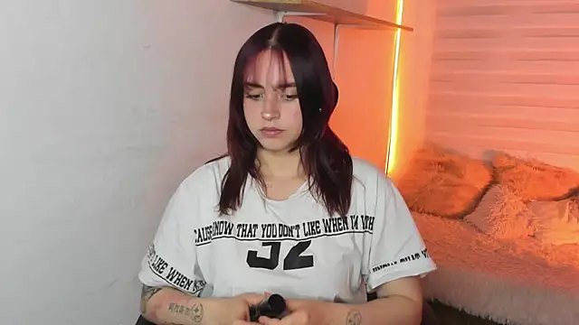 Emily Lindey online show from January 10, 3:11 am