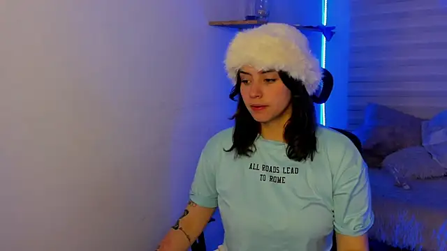 Emily Lindey online show from November 8, 3:33 am