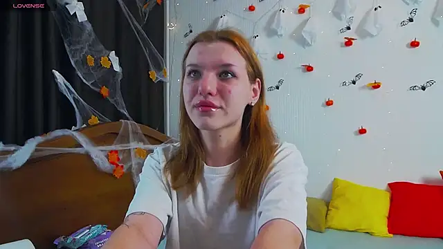 MeganNewCat online show from November 5, 9:03 am