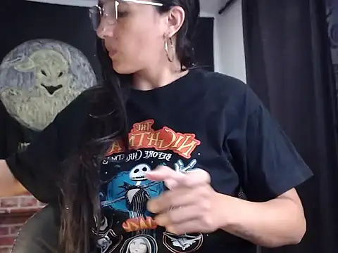 Lucyy Naugthy online show from November 6, 1:17 pm