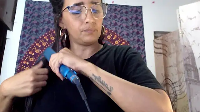 Lucyy Naugthy online show from January 16, 1:01 am