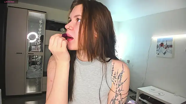 HeatherNextDoor online show from February 4, 7:11 am