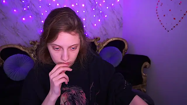 CuteeFoxy online show from March 3, 1:28 pm