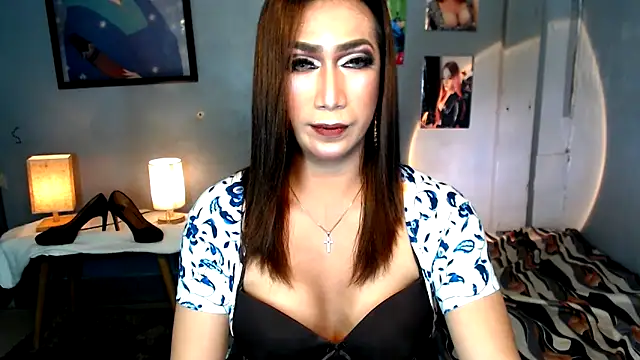 littleredbunny27 online show from April 10, 12:33 pm