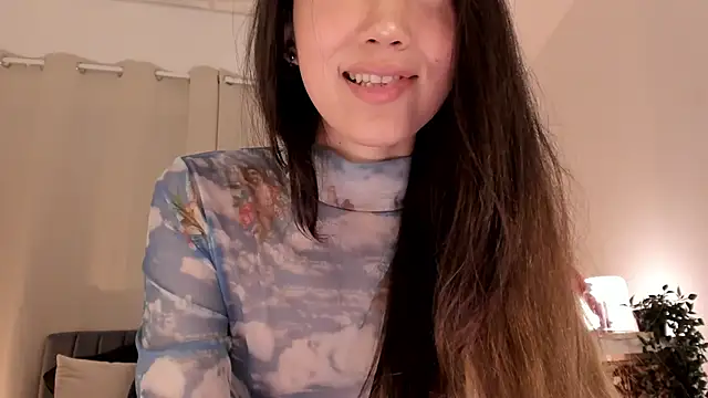 Divine Madeleine online show from November 5, 8:08 am