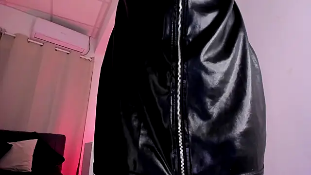 Divine Madeleine online show from November 27, 7:44 am