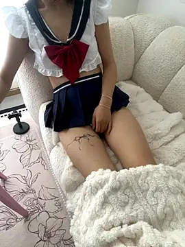 lsevenlll online show from November 18, 8:15 am