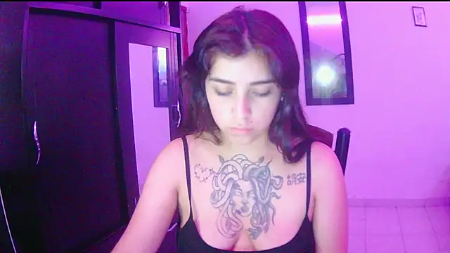 adri gomez1 online show from November 29, 8:46 pm