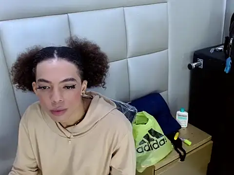 WinnyBarness online show from October 31, 2:35 am