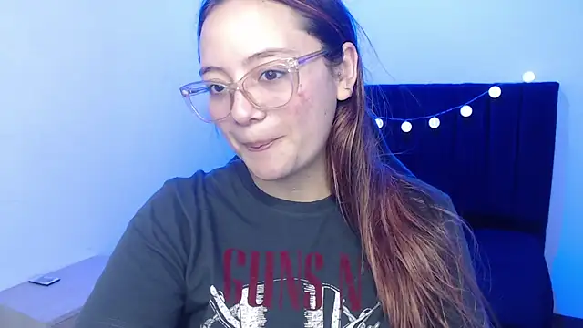 Red Lola  online show from November 2, 2:20 pm