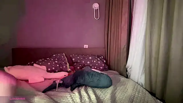 Milkmoriee online show from December 2, 3:25 pm