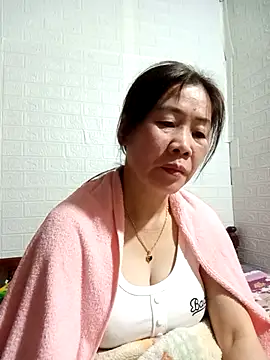 tabby-cat11 online show from December 4, 11:16 pm