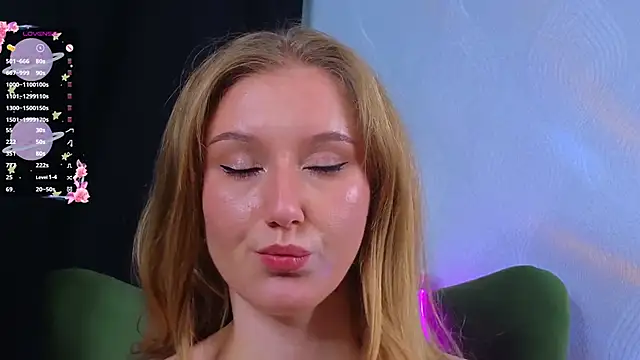 PriscillaPowell online show from December 3, 10:45 pm