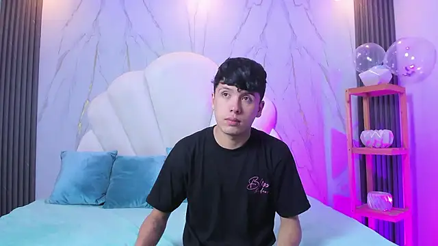 hoot booys  online show from March 5, 8:37 pm