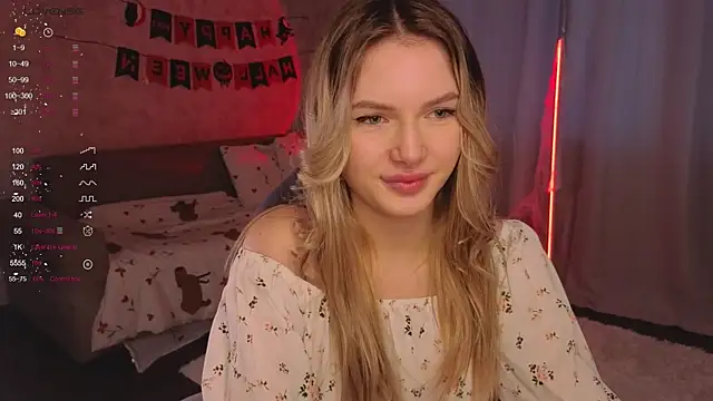 EvelynSin online show from October 31, 10:30 am