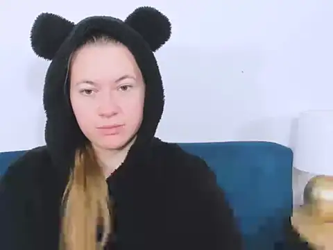 LeaNaughty online show from December 15, 7:46 am