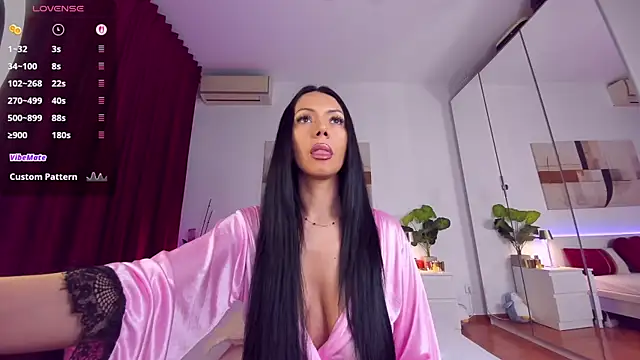 nadeen na online show from December 5, 5:47 pm