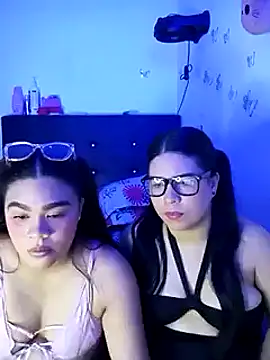 2moons full of love online show from November 3, 11:31 pm