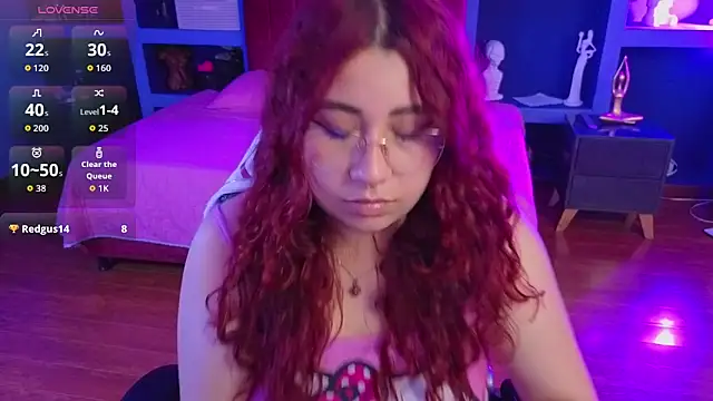 littlee red online show from February 9, 10:01 pm