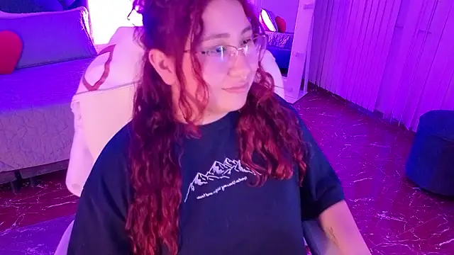 littlee red online show from February 1, 9:24 pm