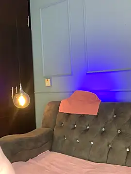 Orianabluee  online show from October 30, 4:04 am