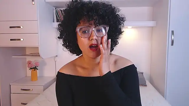 MartiRuis10 online show from December 17, 10:47 pm