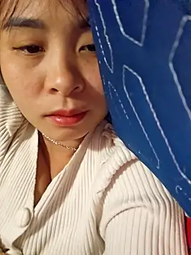 Squirrel-Pear online show from December 1, 12:04 am