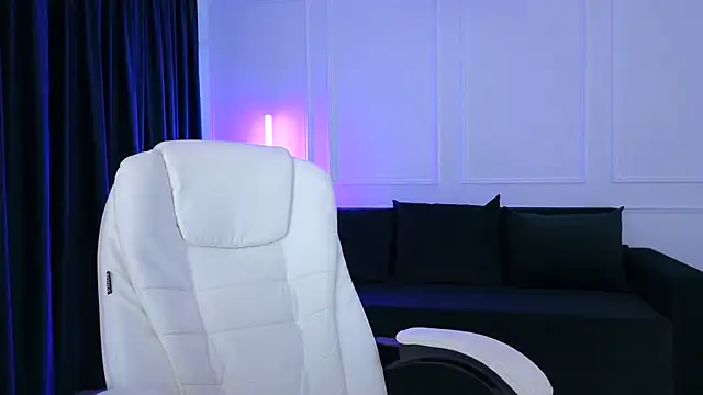 ashlleyn online show from January 6, 6:28 am