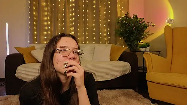 FabiolaCowing online show from November 24, 6:21 pm