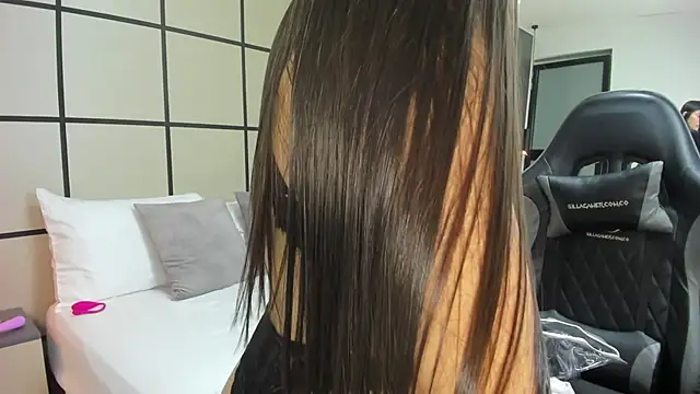 mia collins96 online show from October 28, 2:39 am