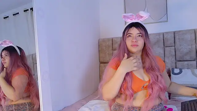 Karina Wong online show from November 26, 9:16 pm